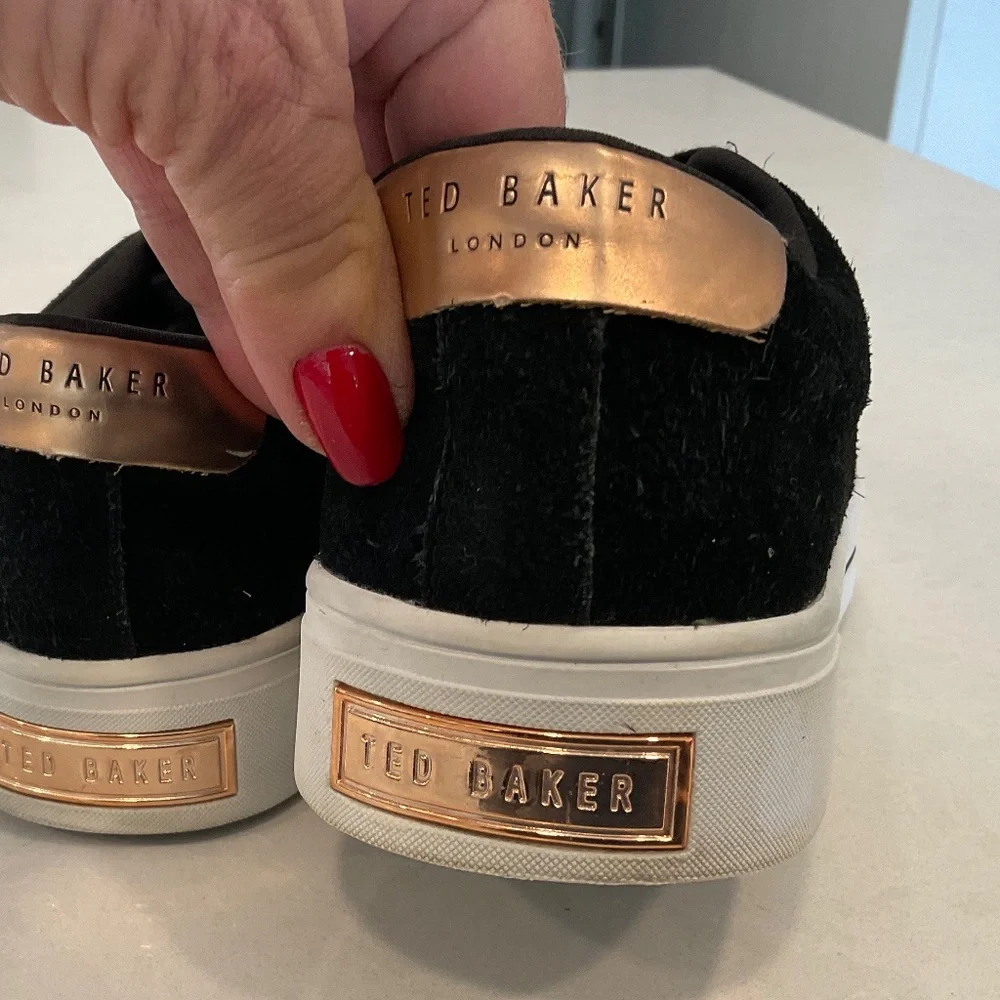 TED BAKER LONDON  Jockei Floral Sneakers Leather Detail Size 9